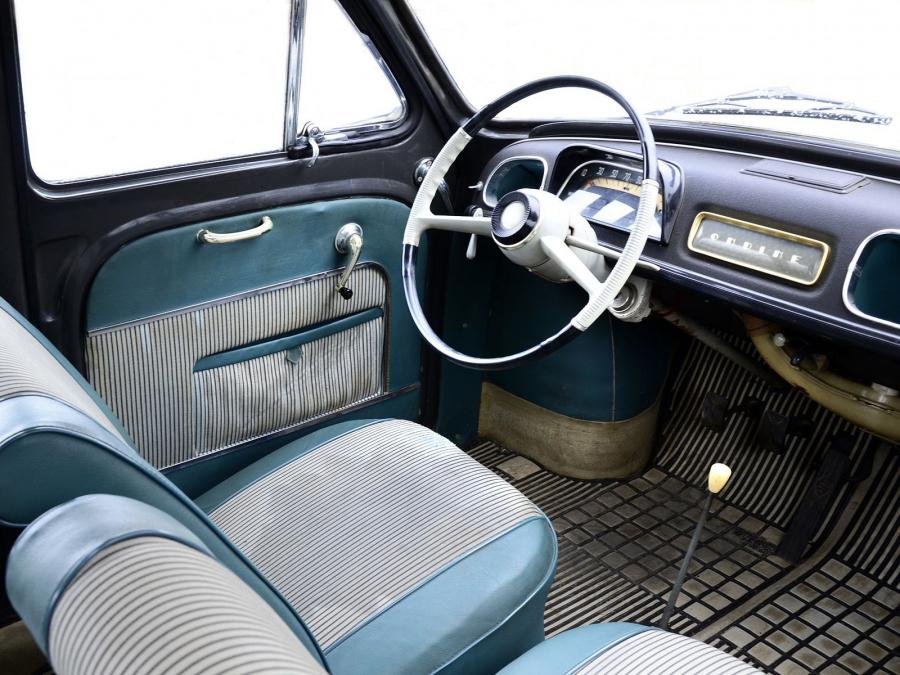 Интерьер Alfa Romeo Ondine (109) 1960 года  (фото 3 из 3)